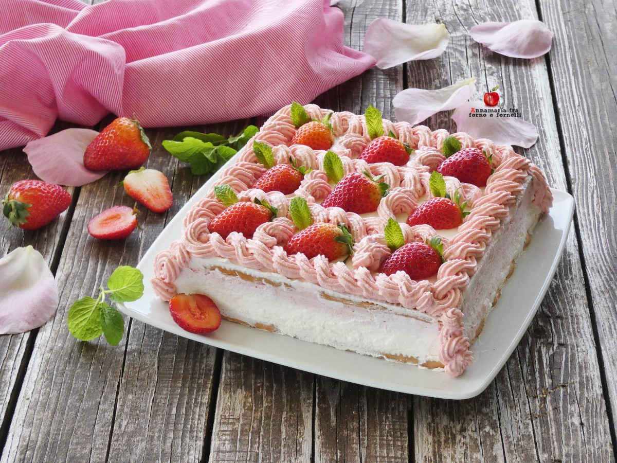 Semifreddo aux fraises et à la crème