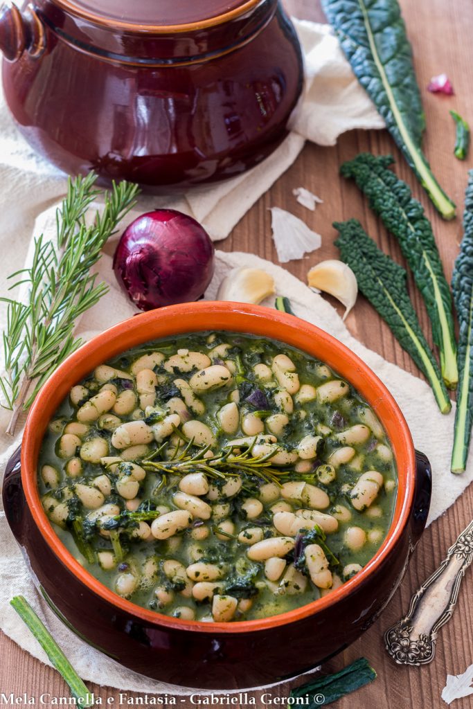 soupe de haricots et chou noir