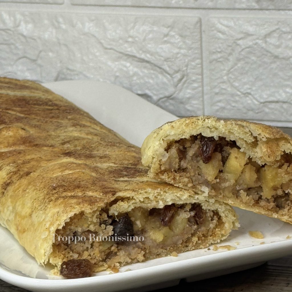 Strudel rapide aux pommes avec pâte feuilletée