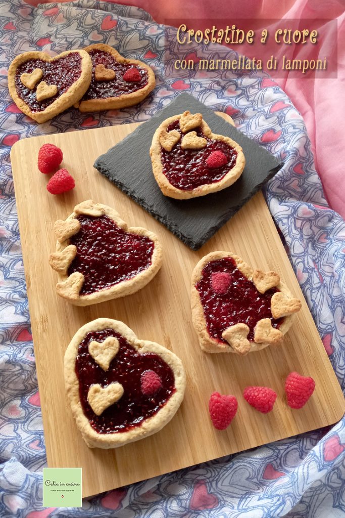 tartelettes en forme de cœur avec confiture de framboises