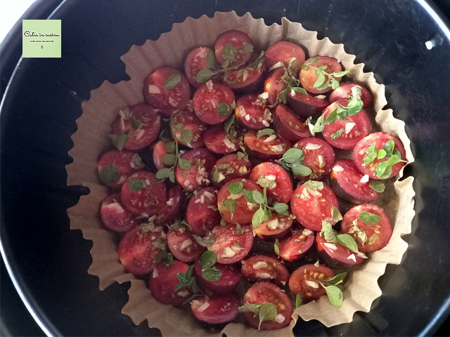 tomates cerises noires assaisonnées