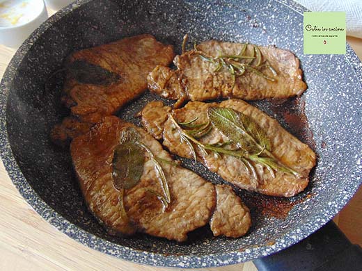 tranches de longe de porc cuites