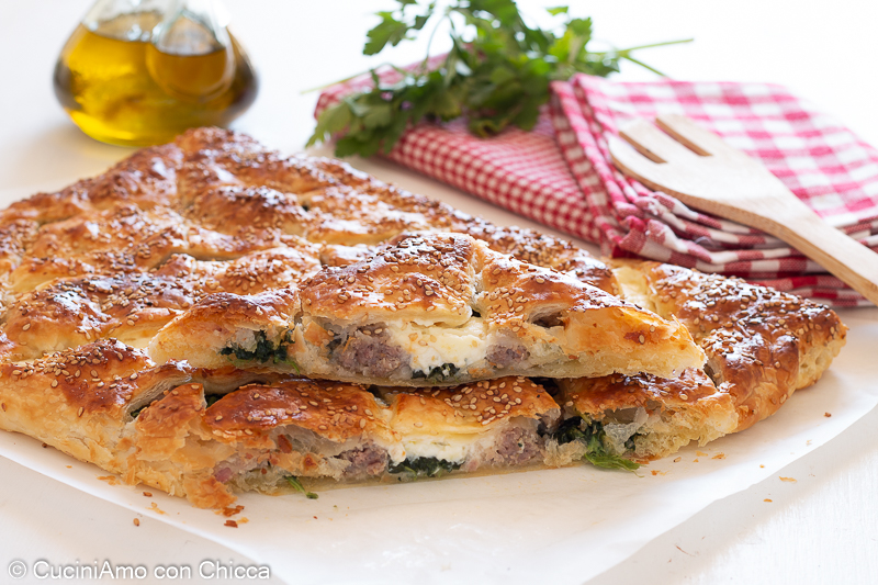 Bouchées de pâte feuilletée aux épinards et stracchino