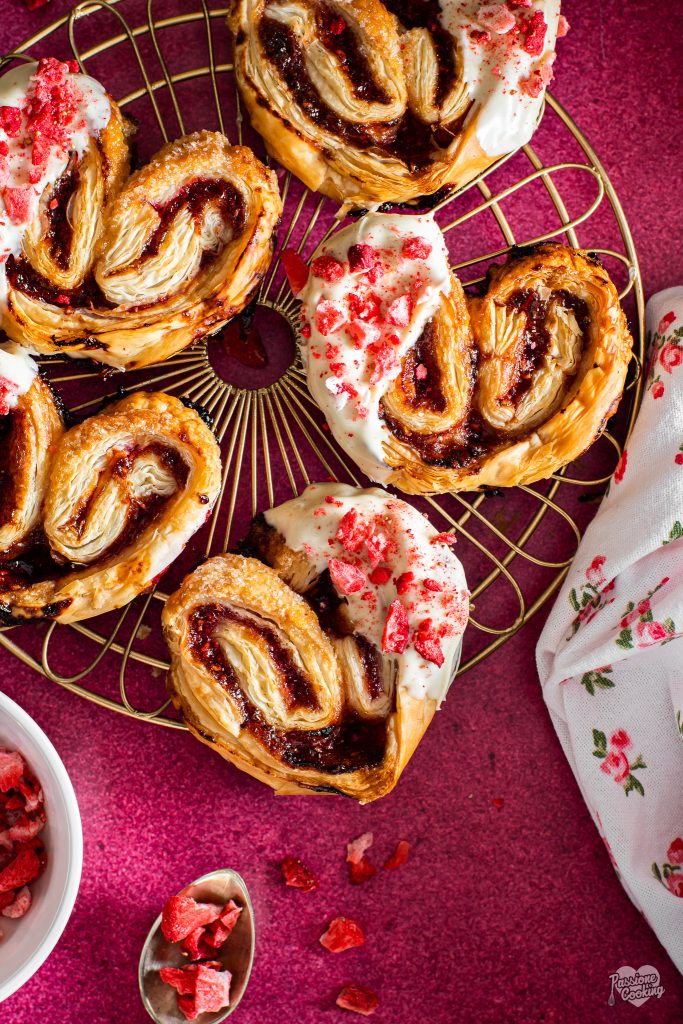 Cœurs de pâte feuilletée aux framboises