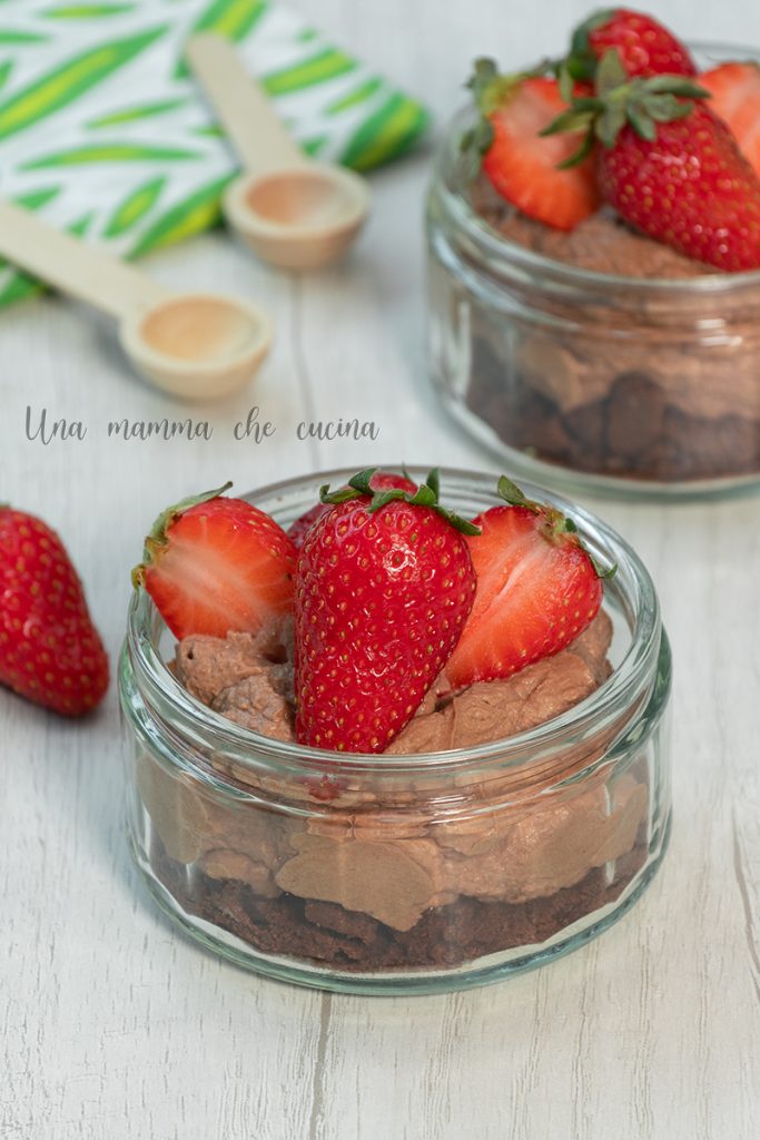 Mini cheesecake au chocolat et fraises