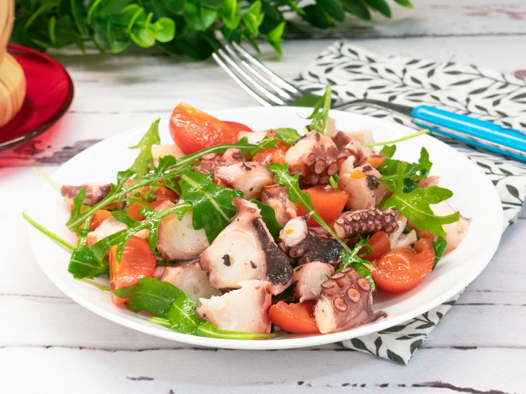 Salade de poulpe tomates cerises et roquette