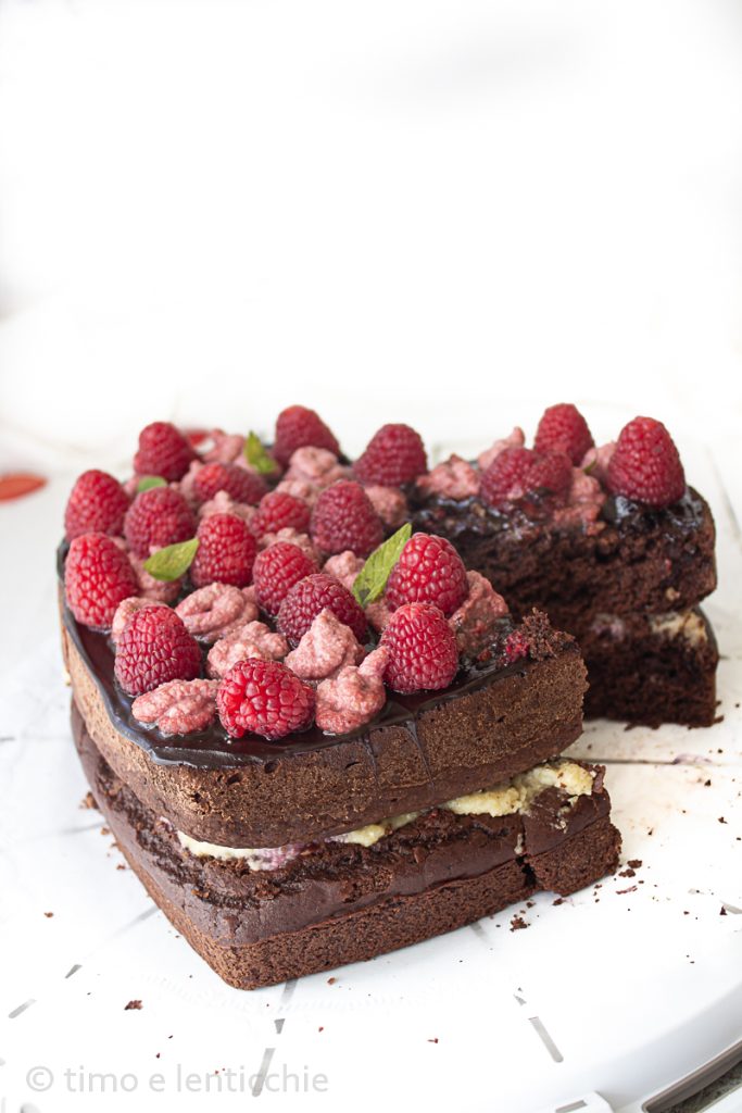 Gâteau en forme de cœur sans beurre et sans œufs