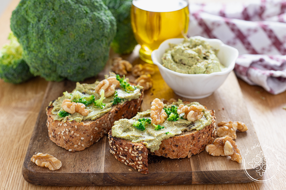 Bruschettes au pesto de brocolis