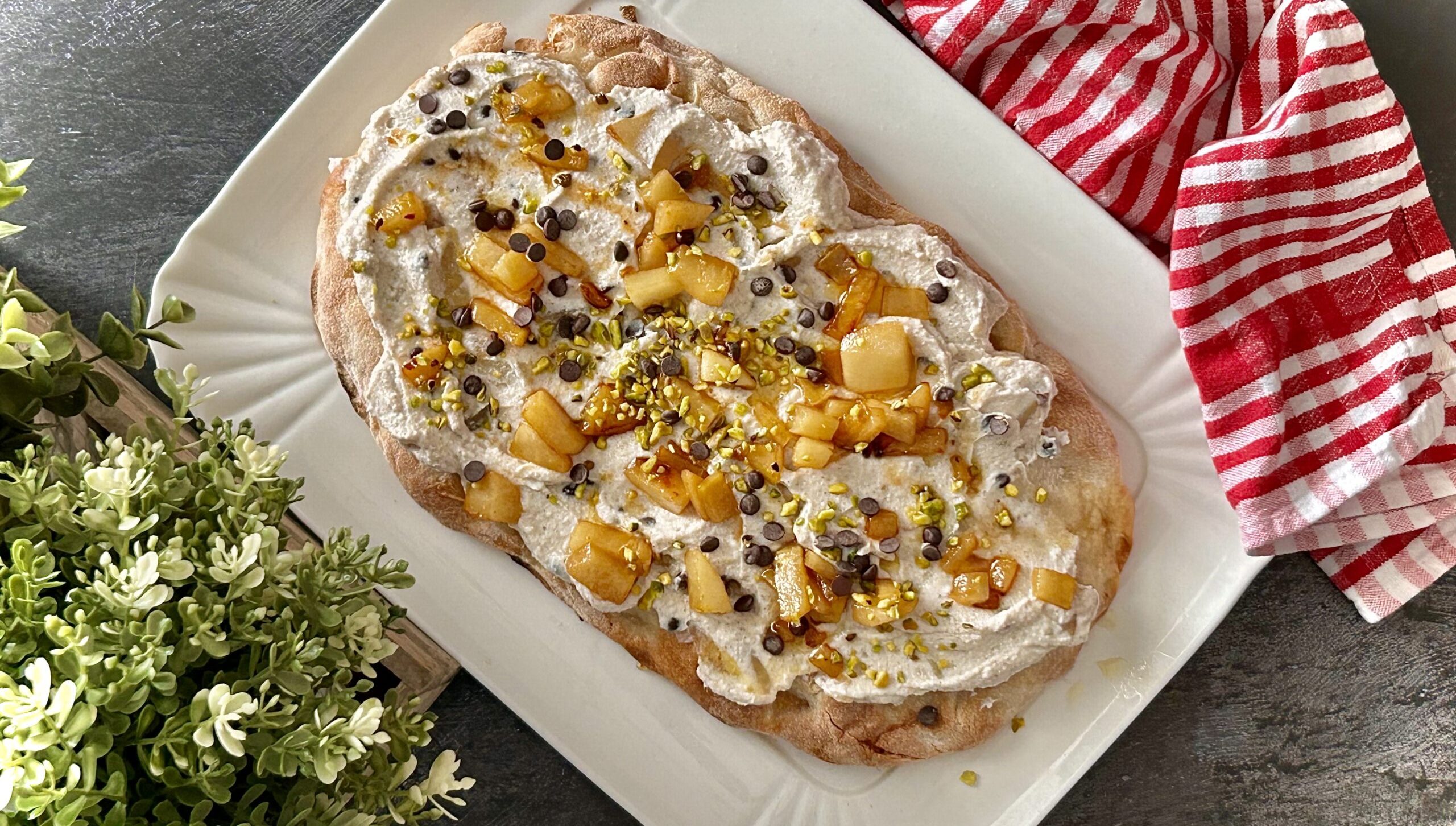 Pinsa sucrée ricotta et poires