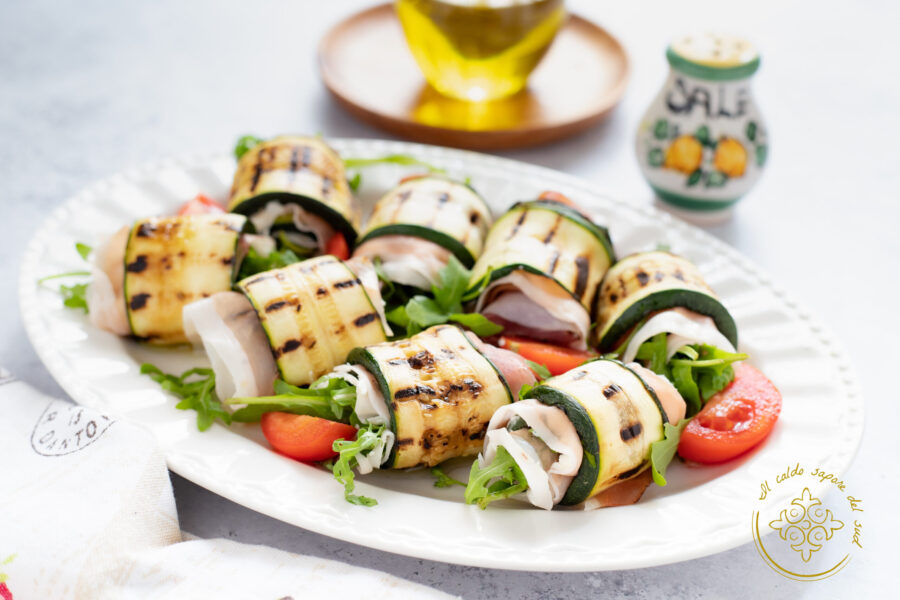 Roulés de courgettes au robiola et speck