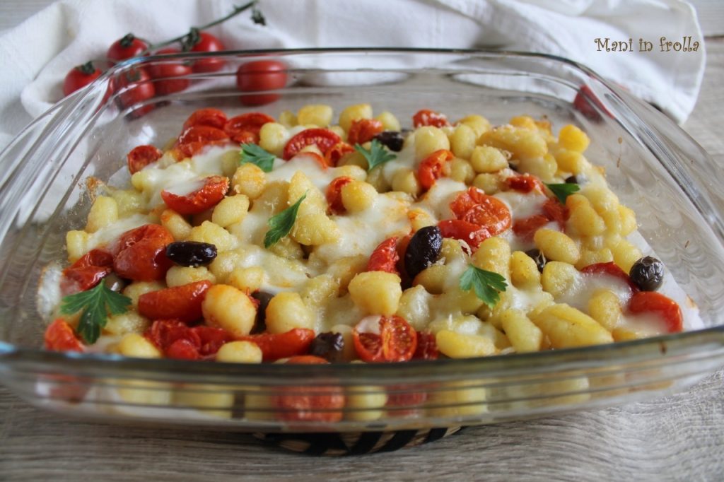 Gnocchis au four avec tomates cerises et mozzarella
