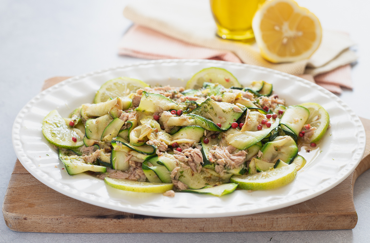 Salade de courgettes grillées au thon et au citron