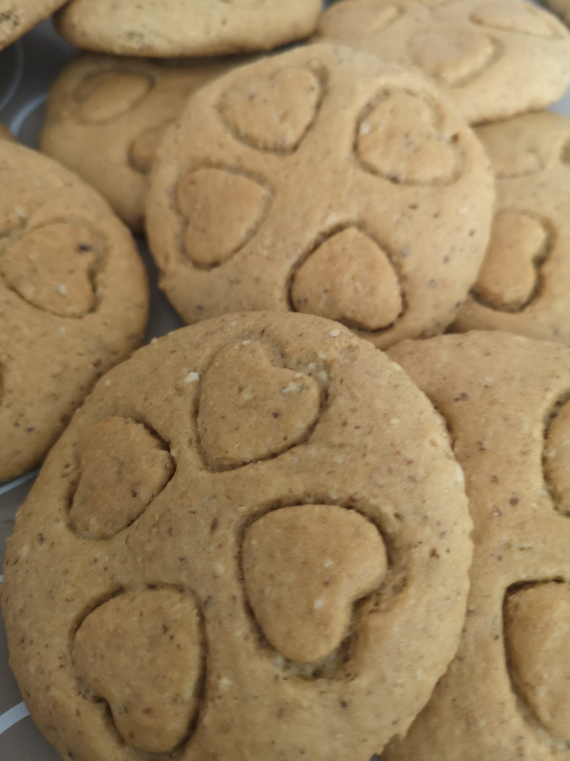Biscuits à la farine de pois chiches et noisettes