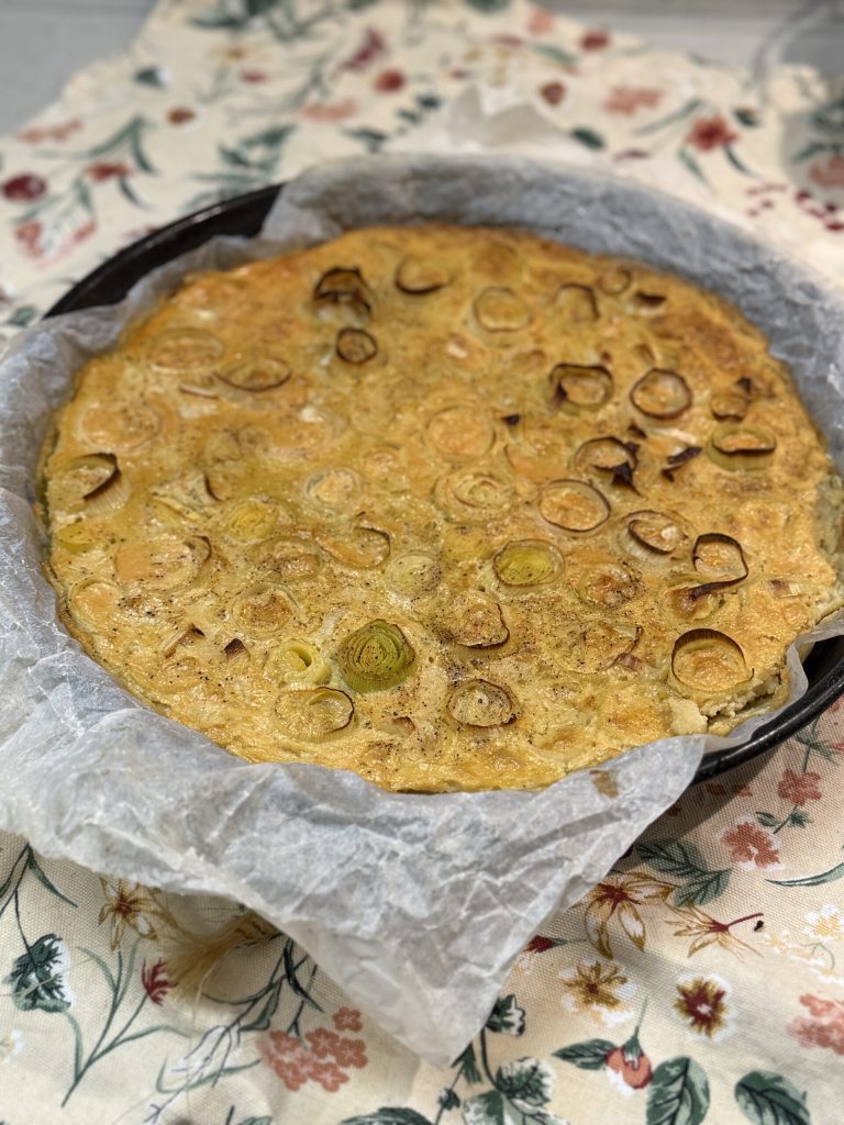 Cecina avec farine de lentilles et poireaux