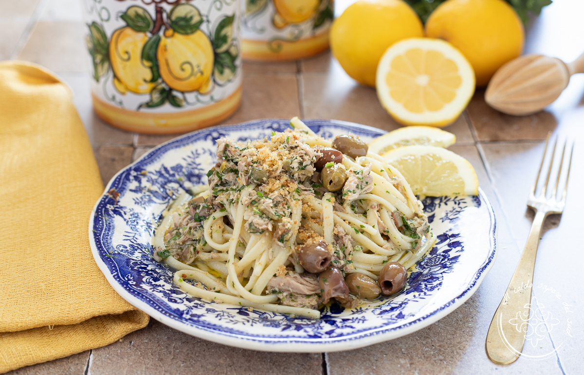 Pâtes au thon, olives et câpres