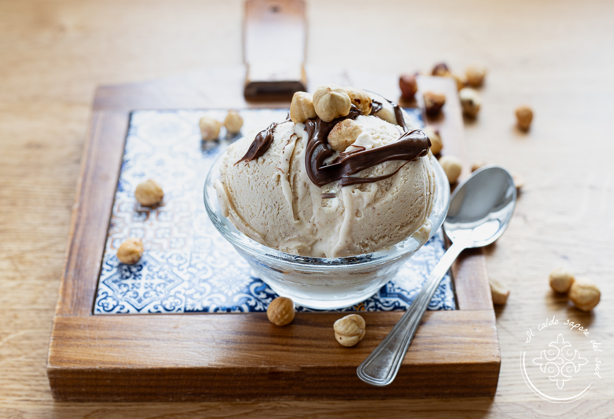 Glace à la noisette avec sorbetière