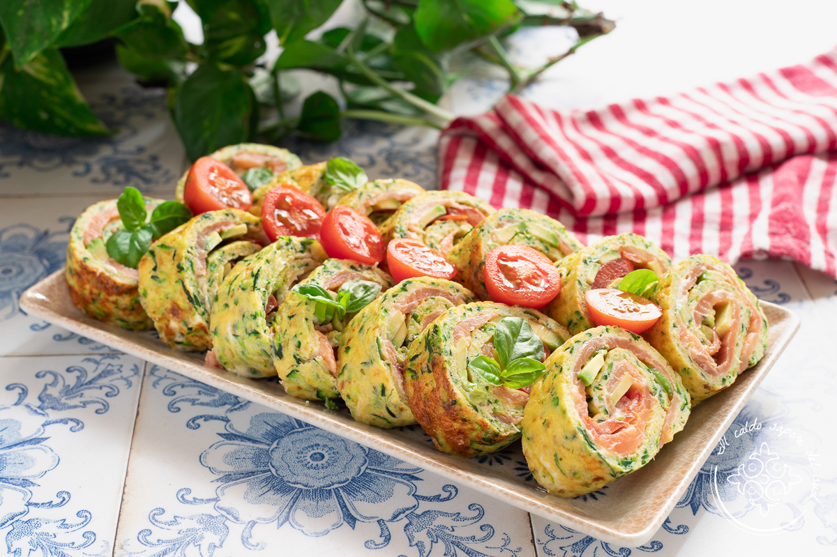 Roulé d&rsquo;omelette aux courgettes, saumon fumé et Philadelphia