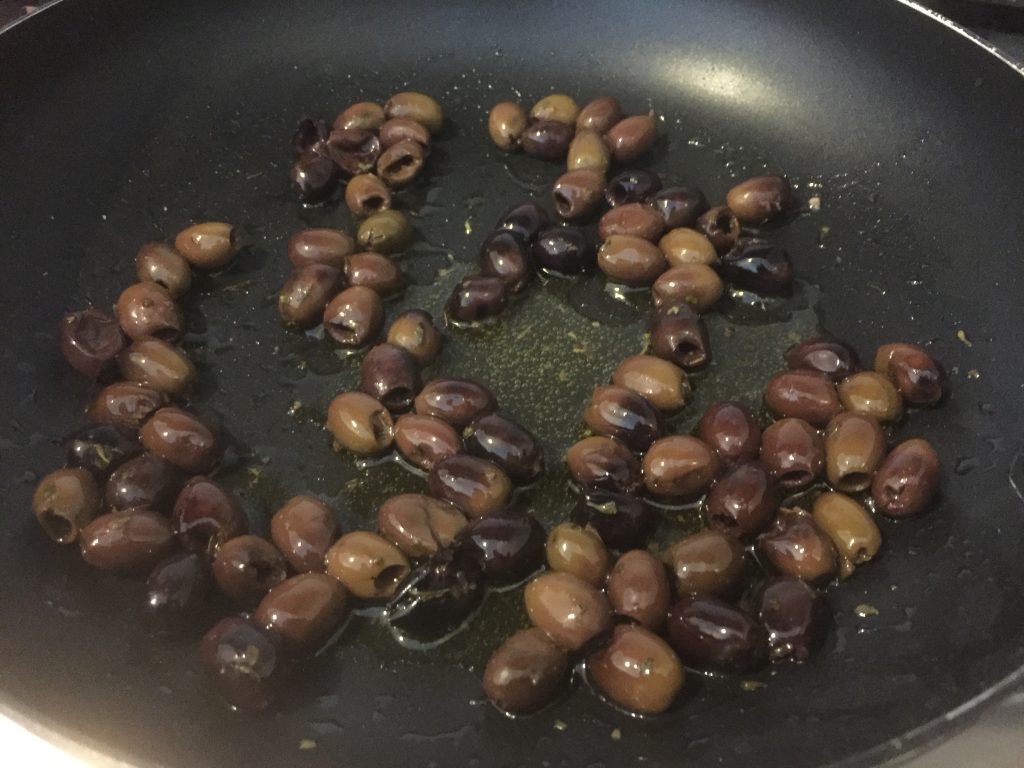 tagliatelles avec maquereau et olives rosatelles