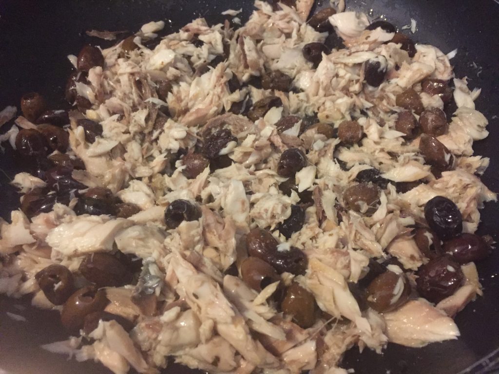 tagliatelles avec maquereau et olives rosatelles