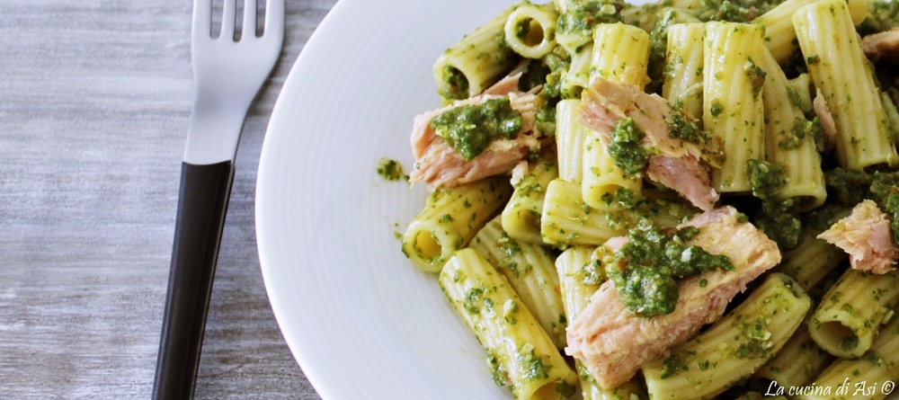 Pâtes au pesto de roquette avec thon