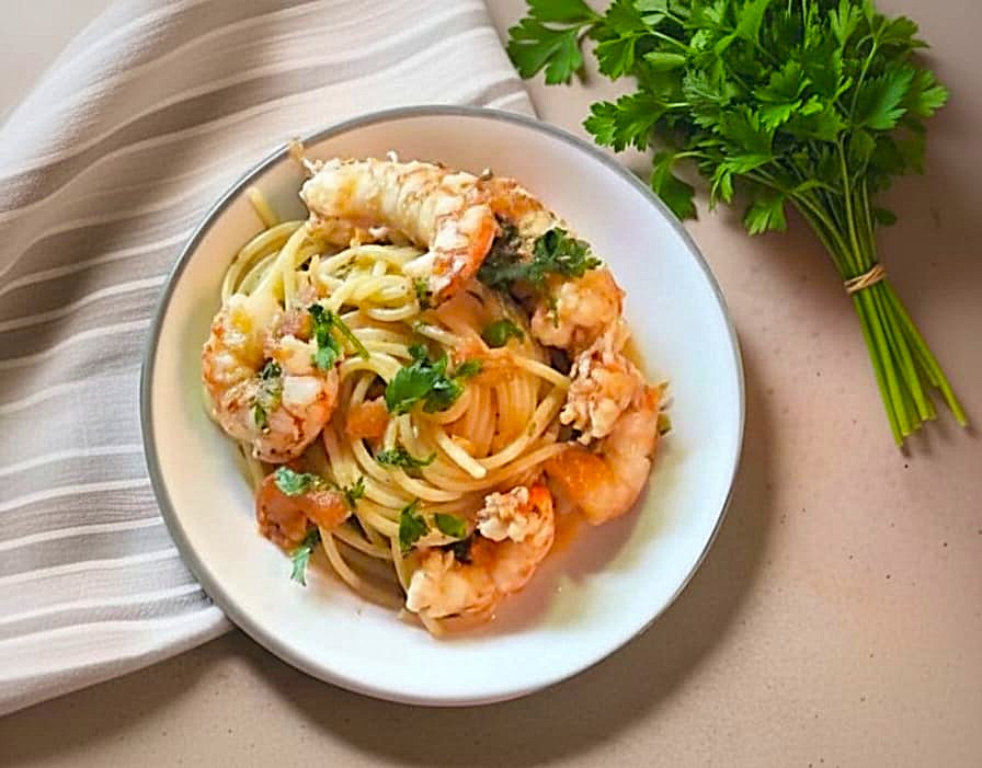 Spaghetti aux gambas et coulis de provola