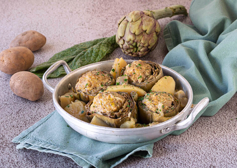 Artichauts farcis à la viande et pommes de terre
