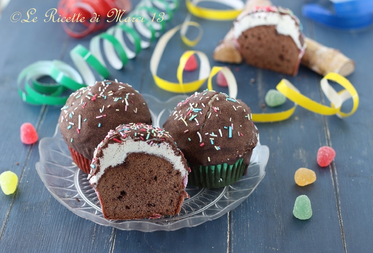 Cupcakes Funfetti au chocolat, avec glaçage à la meringue