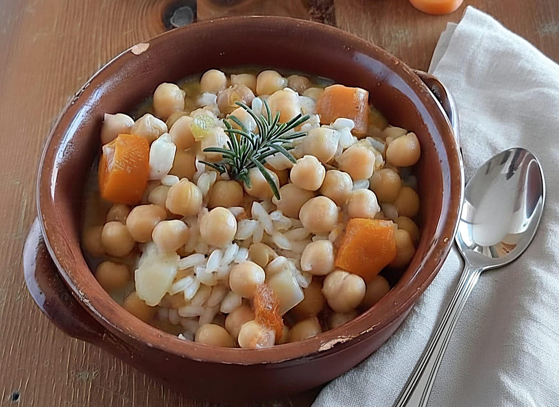 Soupe de riz et pois chiches à la Syracusaine