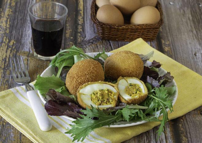 Oeufs durs frits farcis