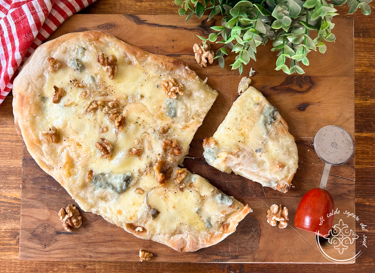 Pinsa aux quatre fromages