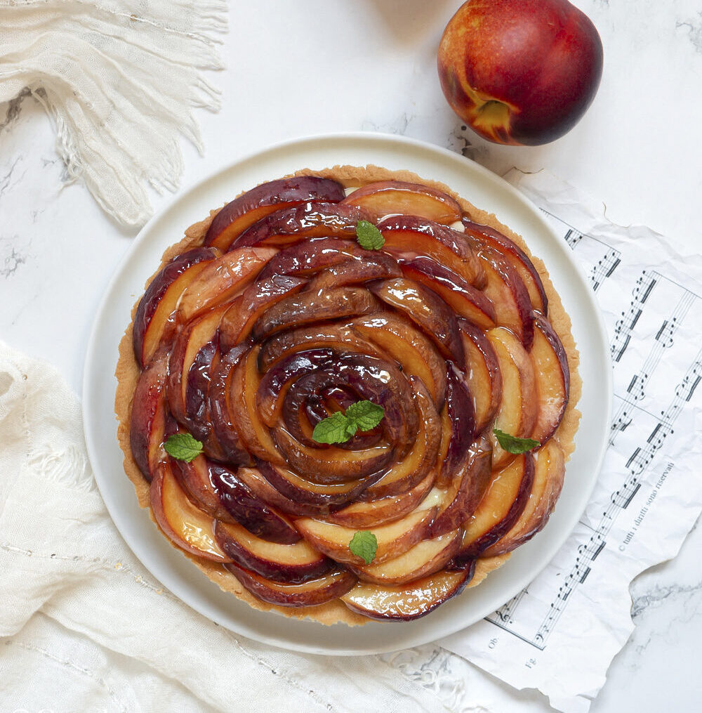 Tarte à la crème pâtissière et aux pêches