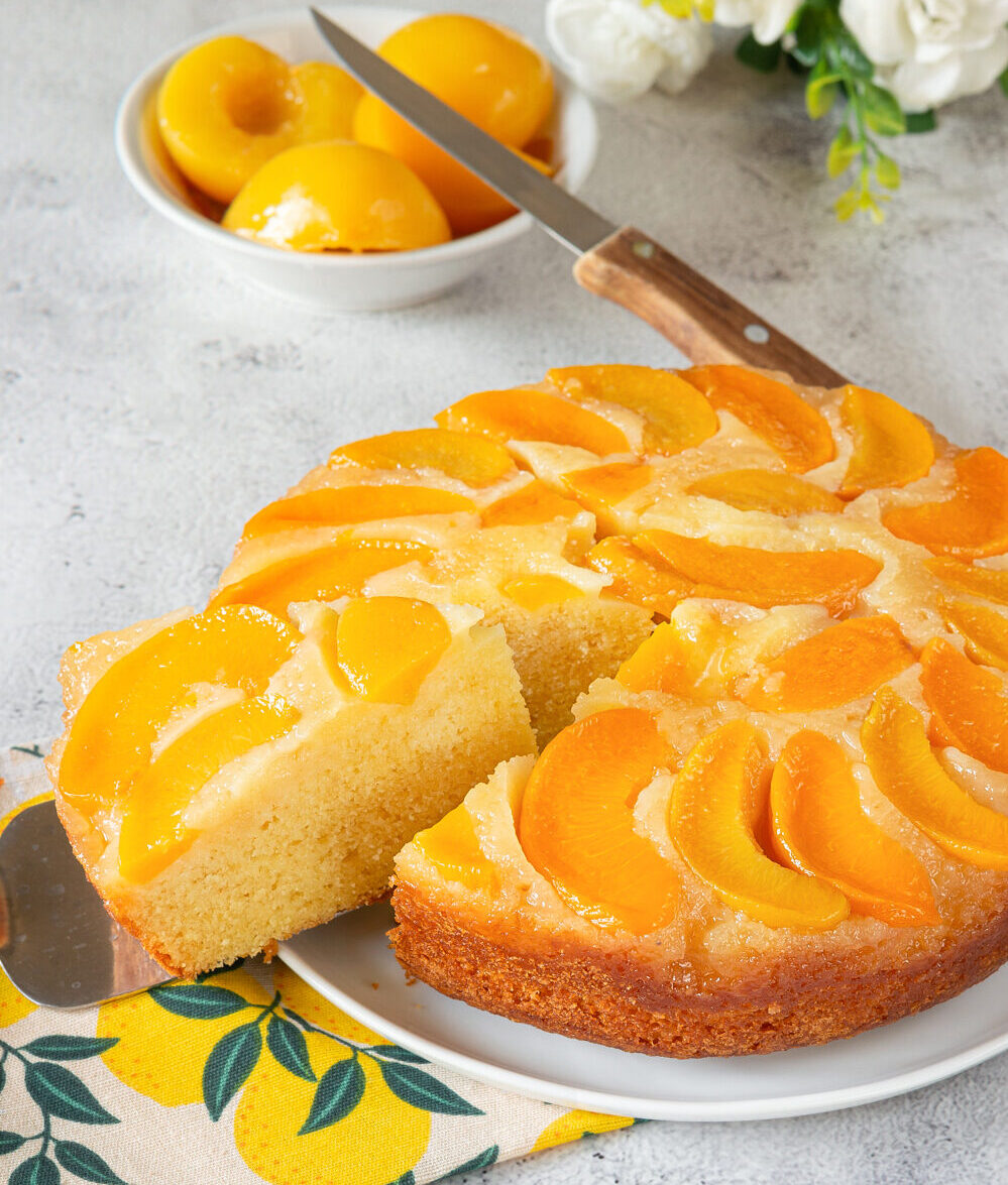 Tarte renversée aux pêches au sirop