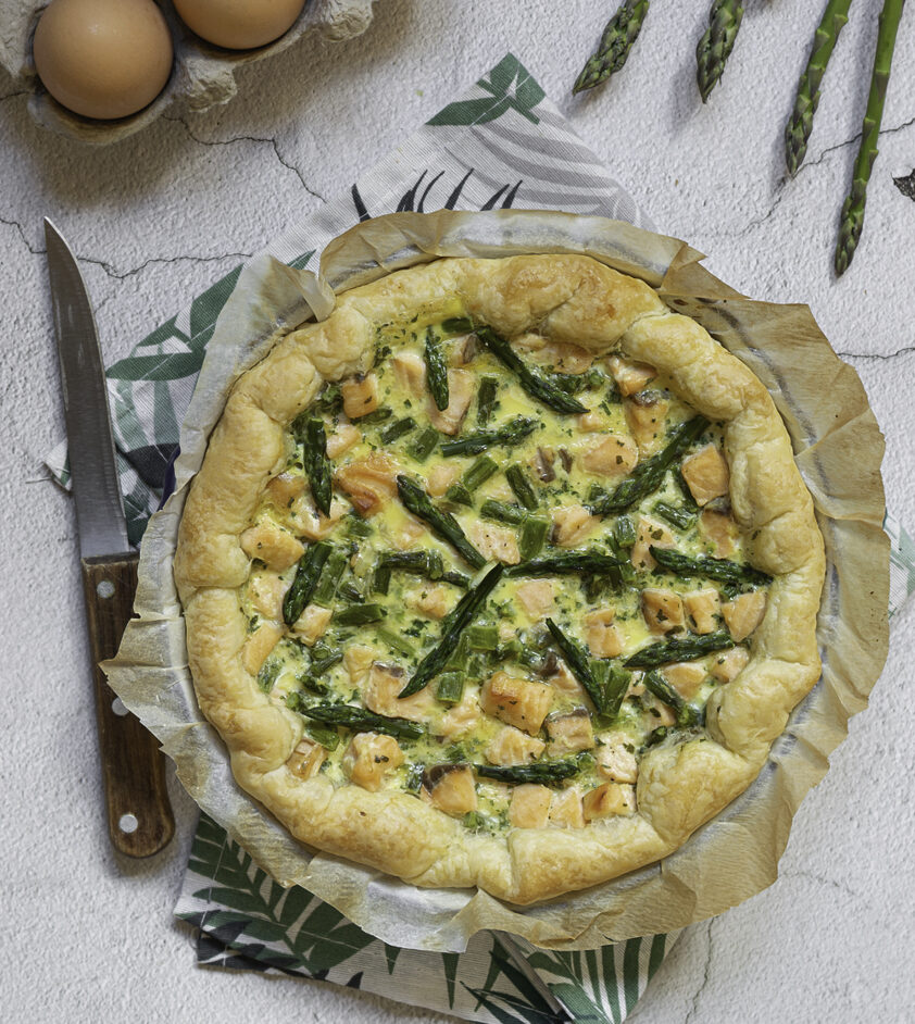 Tarte salée aux asperges et au saumon