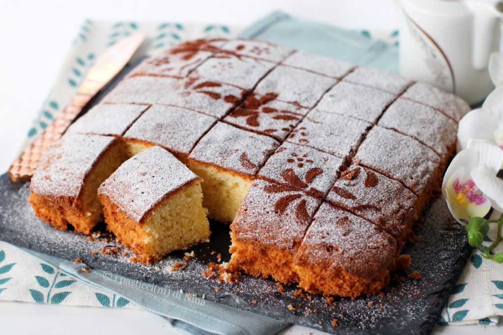 Carrés de gâteau au yaourt moelleux | Les petits gâteaux de Nina
