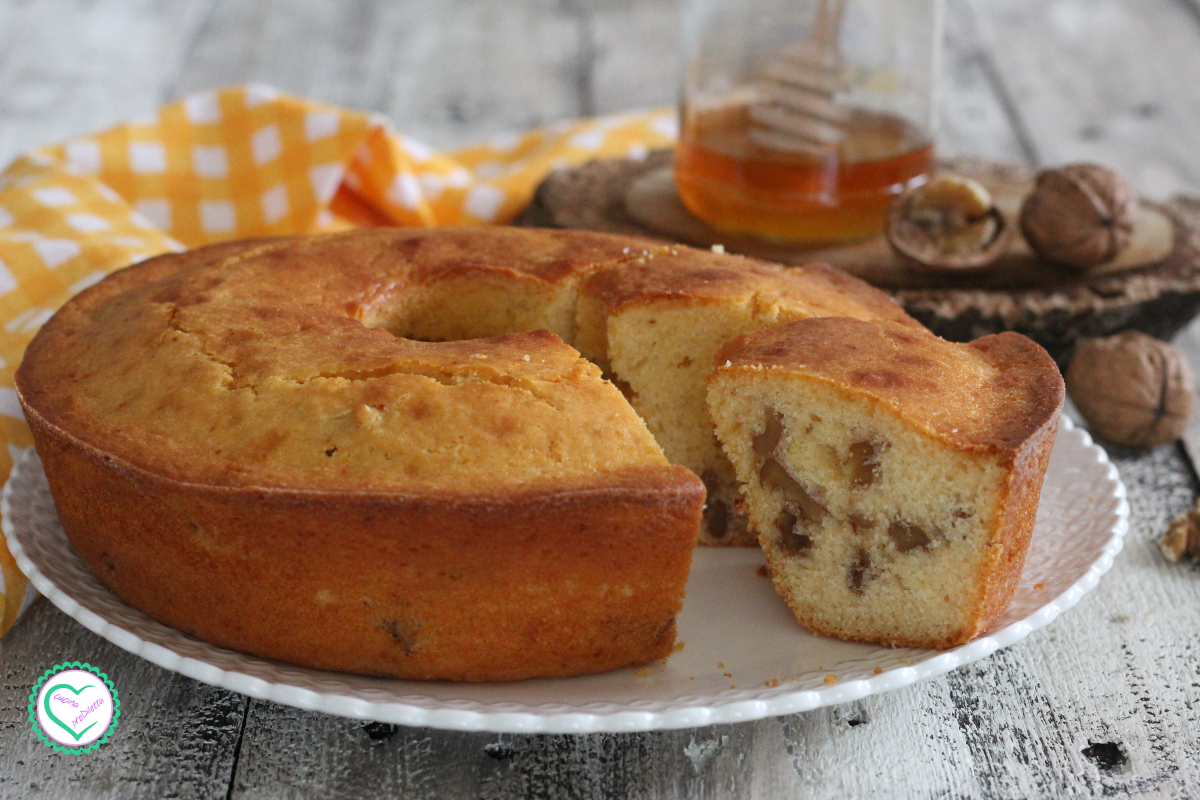 Ciambellone au miel et aux noix