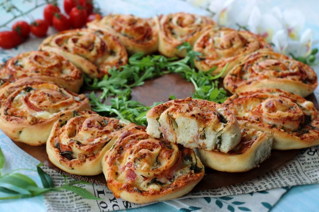 Couronne salée de roulés garnis au jambon et à la roquette recette centre de table de Pâques i pasticcini di Nina