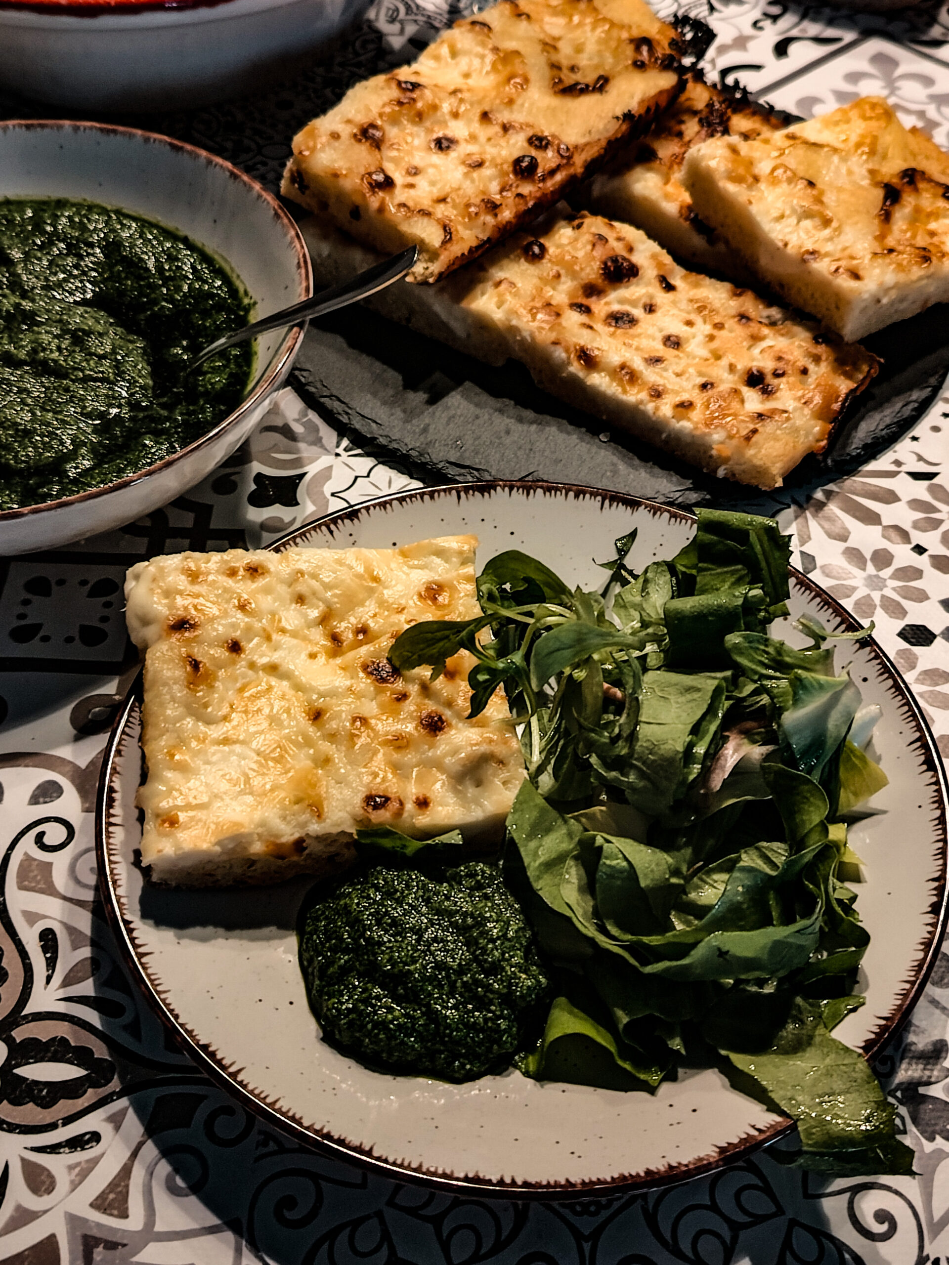 Focaccia aux trois farines et au fromage