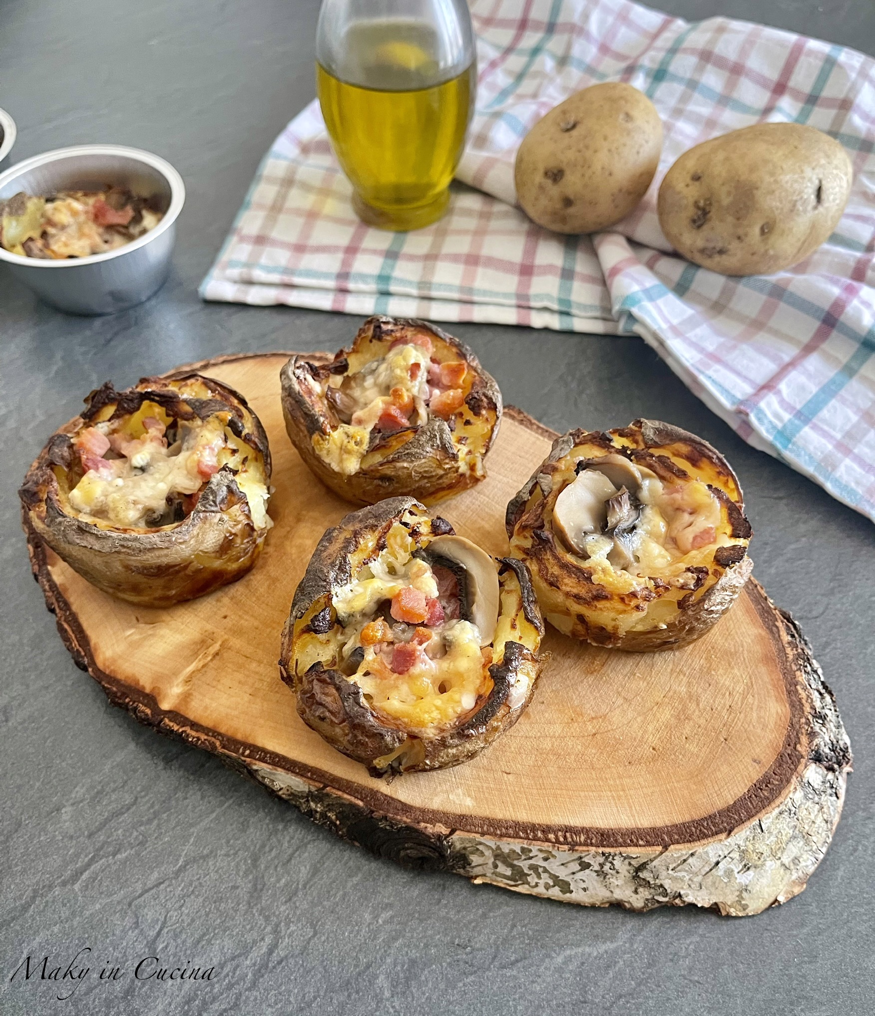 Petits paniers de pommes de terre aux champignons et pancetta
