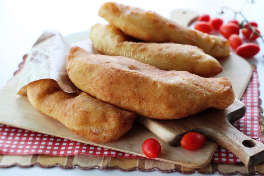 Panzerotti tomate jambon et mozzarella moelleux et filants cuisine italienne