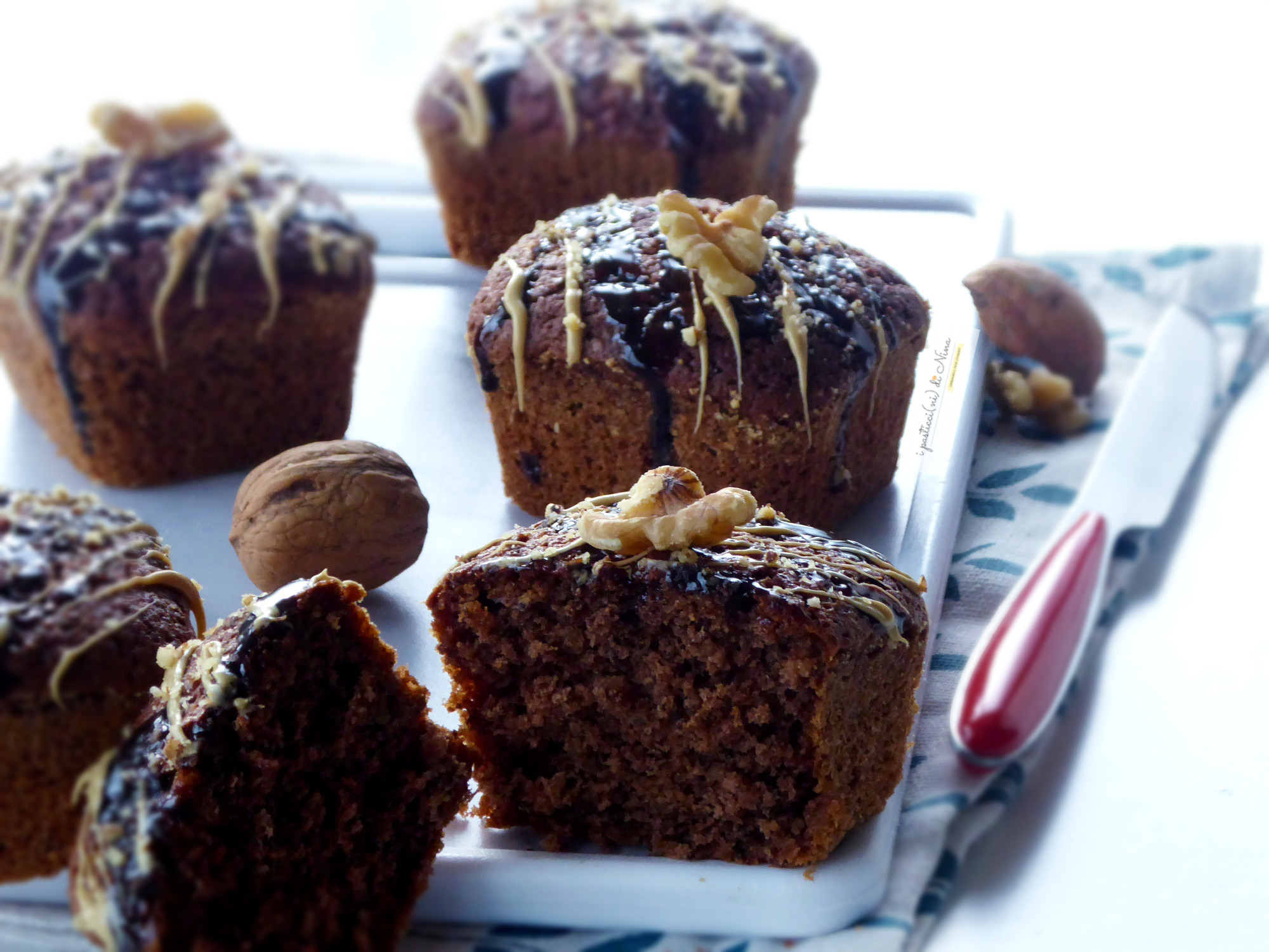 Petits gâteaux aux noix et crème de noisettes