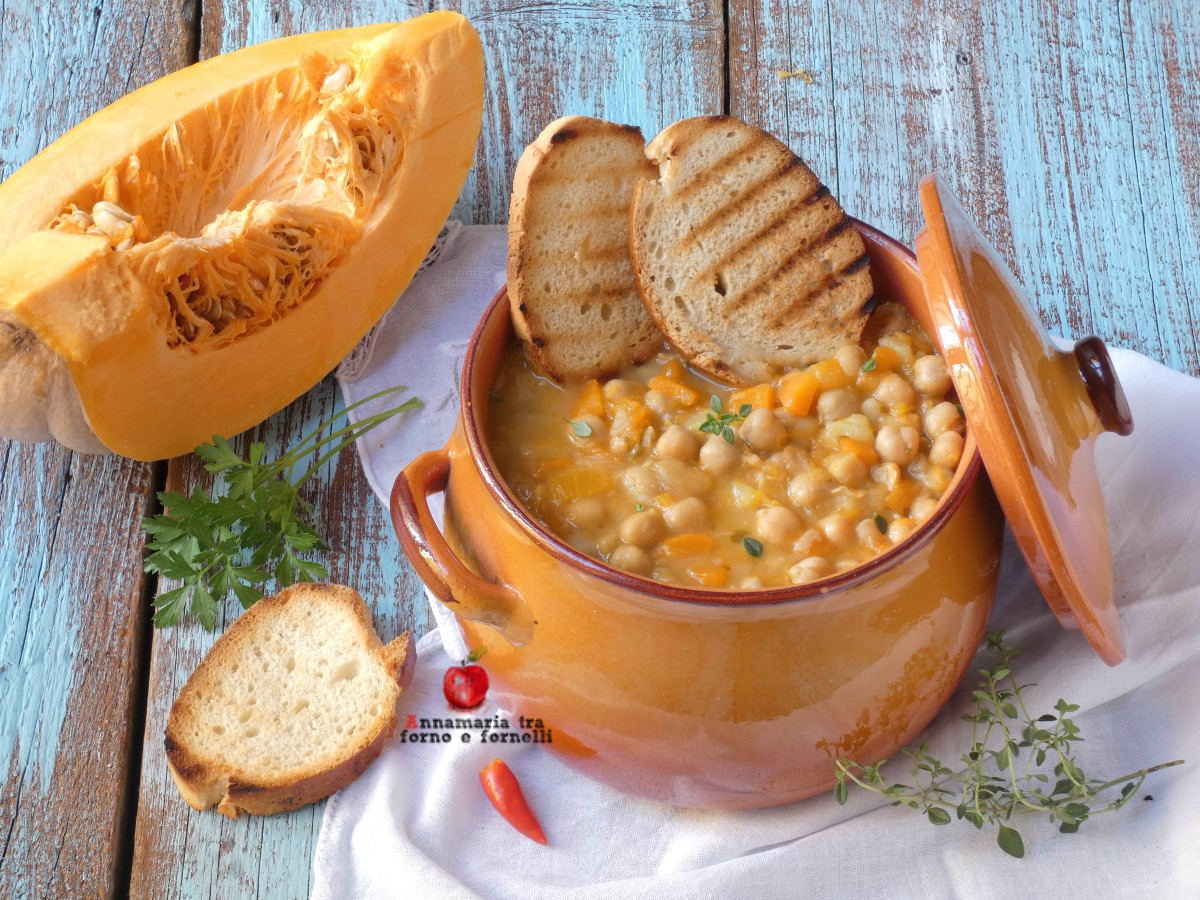 Soupe de pois chiches, courge et pommes de terre