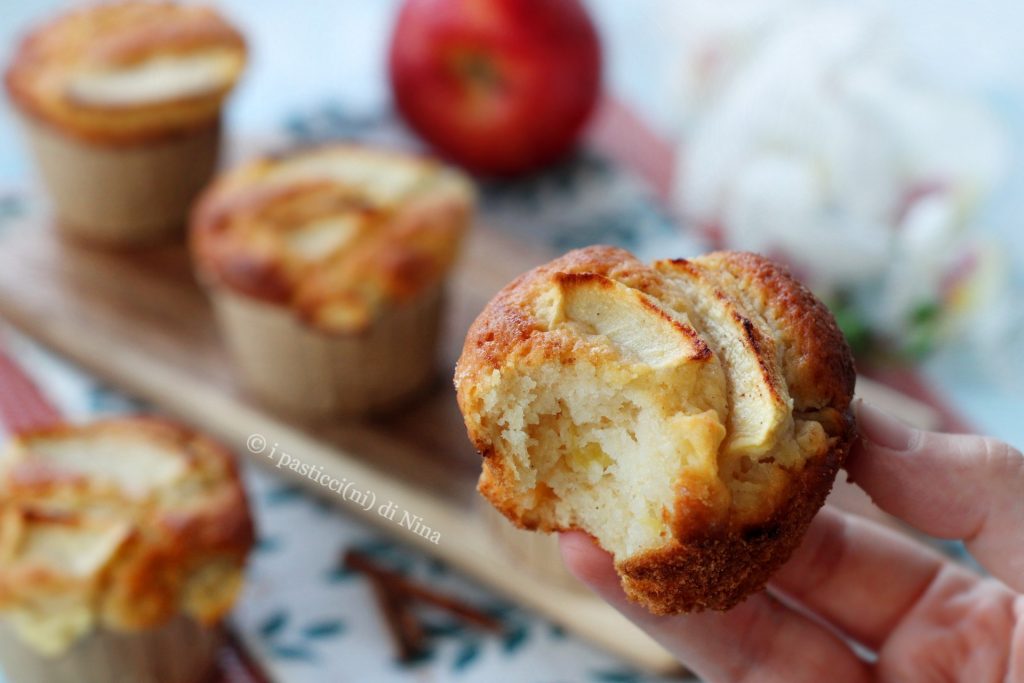 Tortines aux pommes et à la cannelle, pâte moelleuse à la ricotta sans beurre, les petits gâteaux de Nina