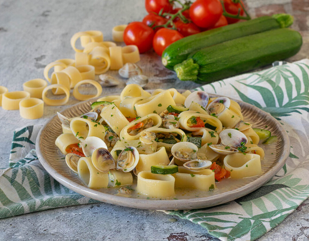 Calamarata palourdes et courgettes