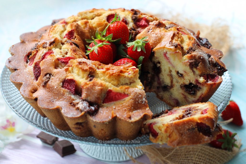 Gâteau en forme d'anneau au chocolat et aux fraises sans beurre avec yaourt i pasticcini di Nina