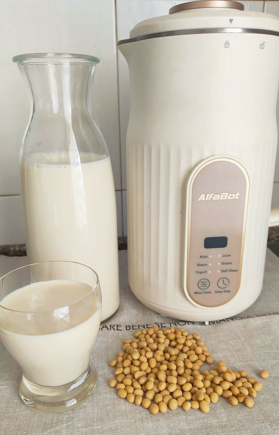 LAIT DE SOJA avec AlfaBot : la recette maison facile