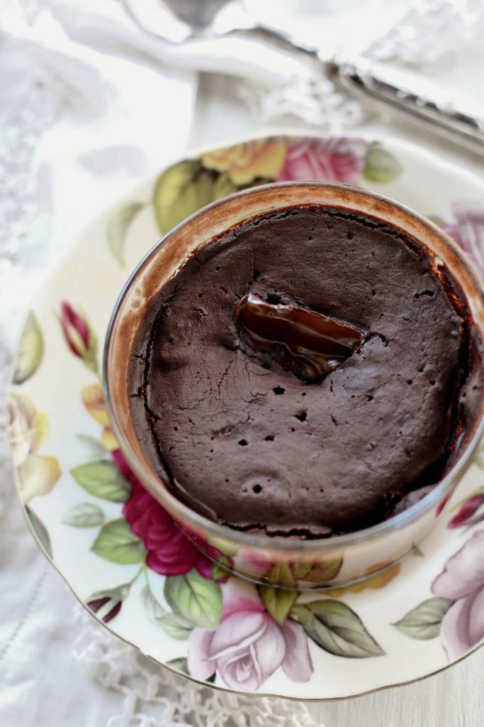 Mug cake sans œuf prêt en une minute, gourmand et sain, sans sucre