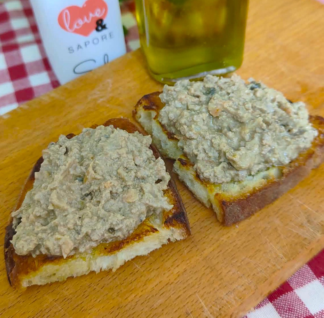Pâté de foies pour crostini : la recette de famille crémeuse et savoureuse