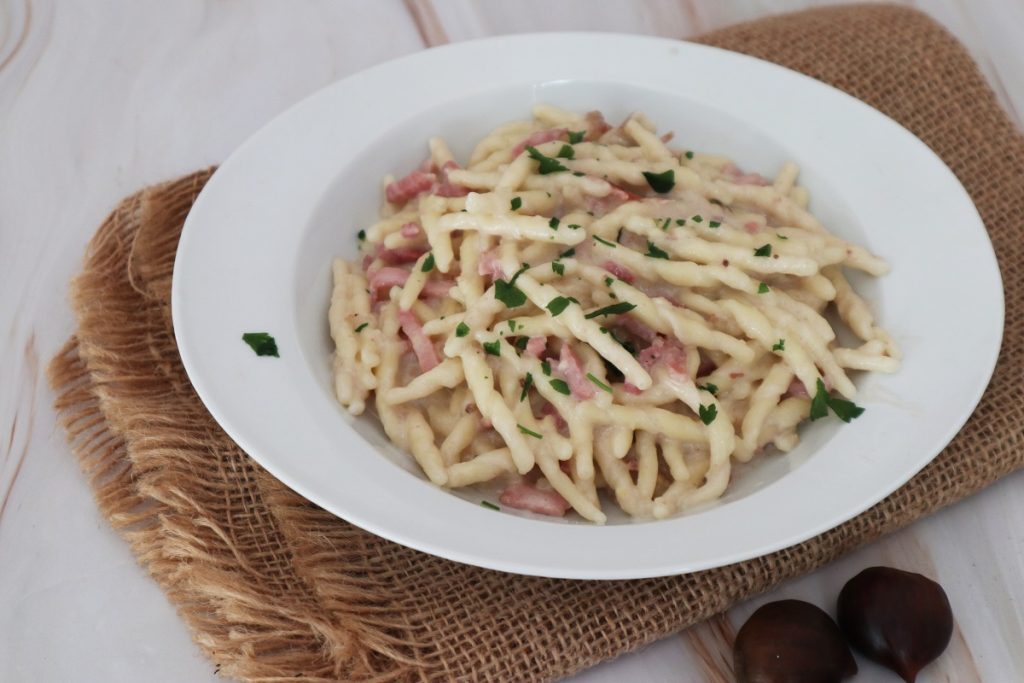 Trofie à la crème de marrons et speck