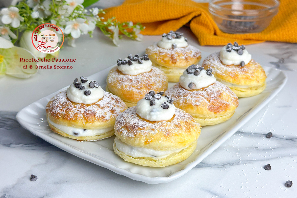 Zeppole de pâte feuilletée à la ricotta