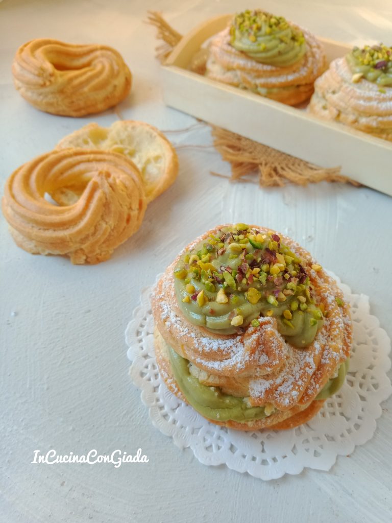 Zeppole à la pistache